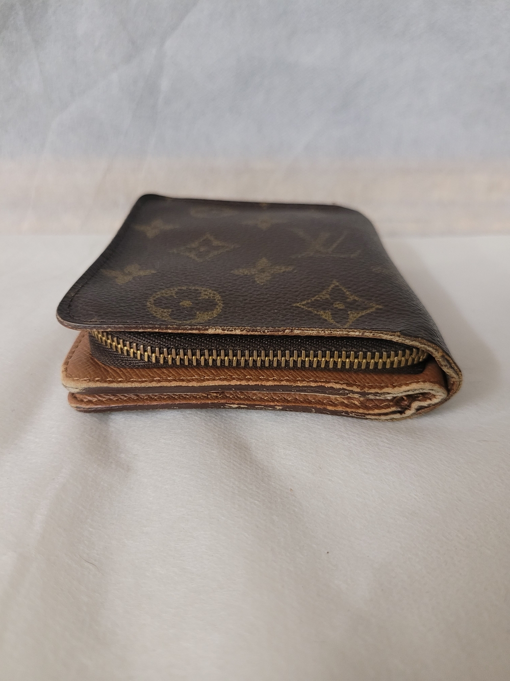 LV Monogram Compact Zippy Wallet, CA0998 - Picture 9 of 11